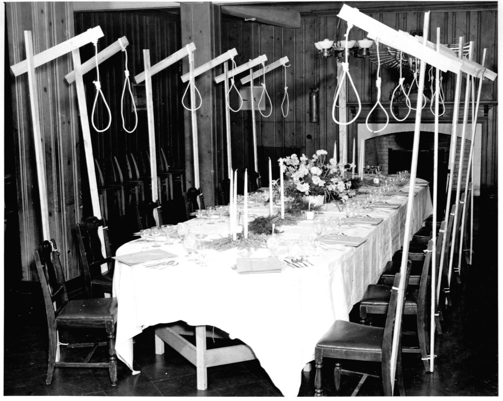 Dinner-table-of-the-accused-at-the-Nuremberg-trials-1945.jpg