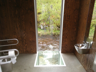 Foto ansehen Public toilet